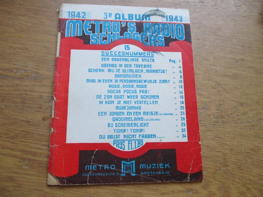 Metro's Radio Schlagers 1942-1943 - 3e Album met bladmuziek, Muziek en Instrumenten, Bladmuziek, Gebruikt, Piano, Ophalen of Verzenden