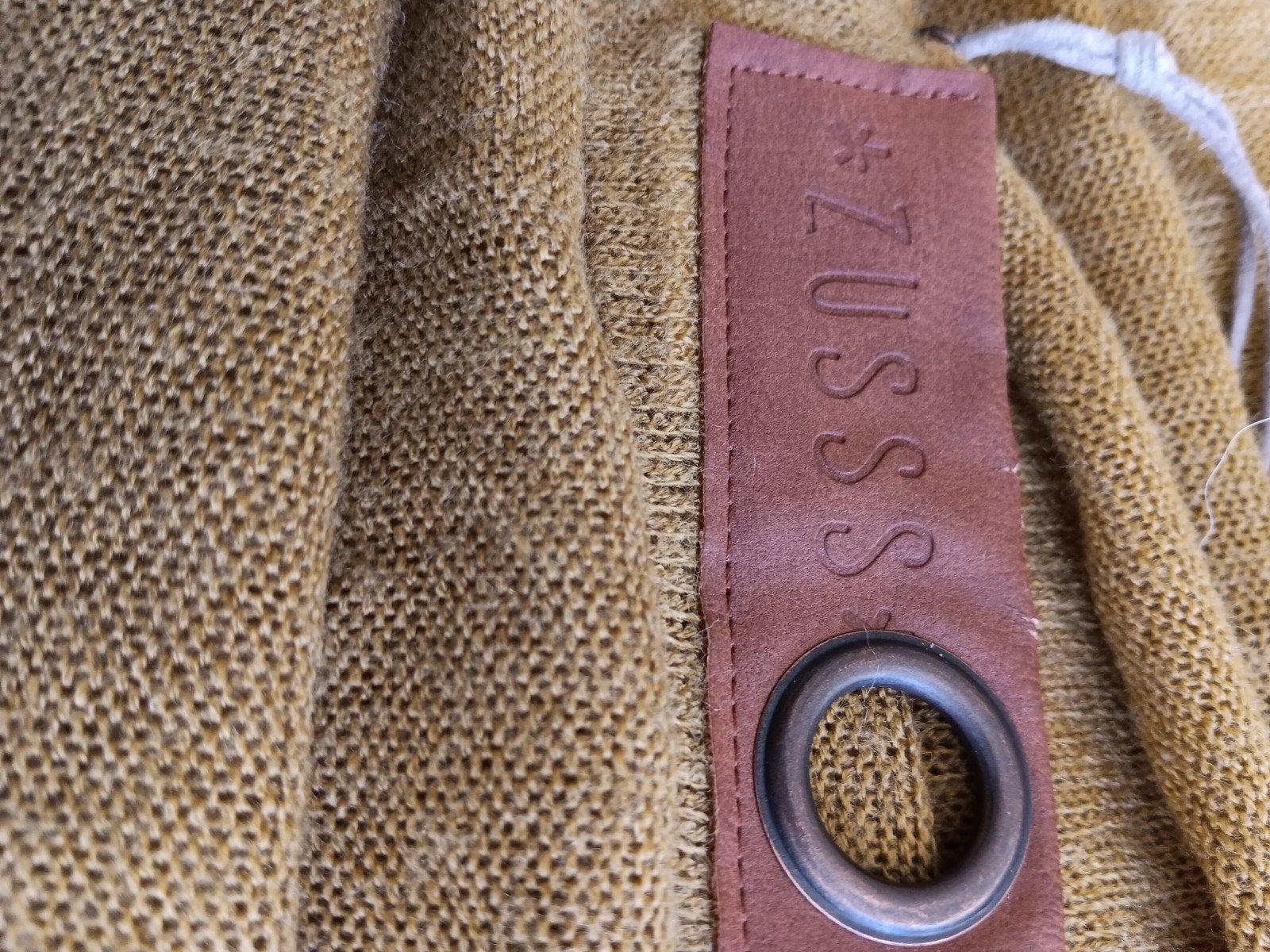 Mooie Zuss sjaal - Okergeel Brons - 150x175 cm, Kleding | Dames, Zuss, Ophalen, Gedragen
