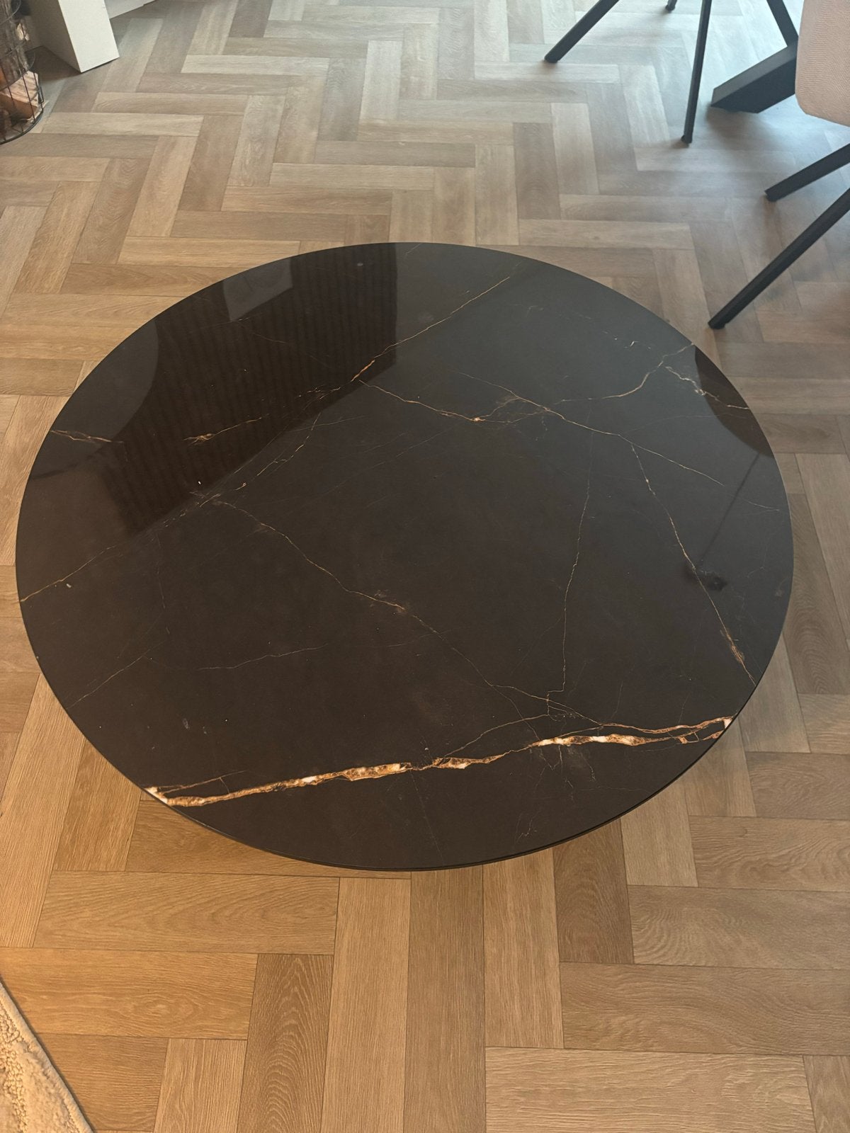Ronde salontafel met zwart marmerlook blad, Ophalen, Rond, 50 tot 100 cm, Zo goed als nieuw