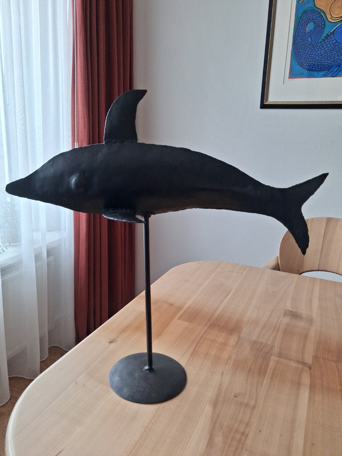 Metalen dolfijn beeld op stevige voet 52 cm hoog., Ophalen