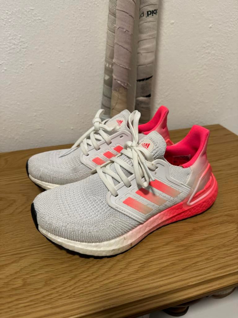 Adidas Ultraboost 2.0 Hardloopschoenen - Wit/Roze, Wit, Ophalen of Verzenden, Sneakers of Gympen, Zo goed als nieuw