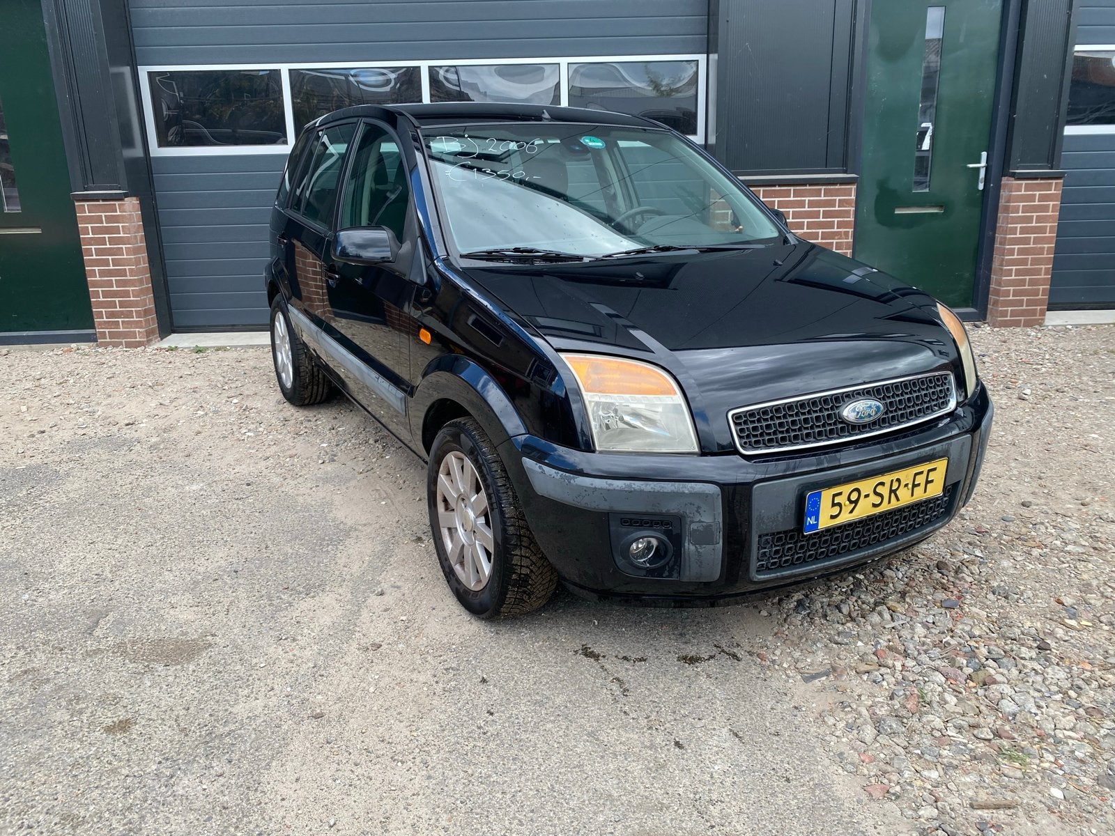 Ford Fusion 1.6 16V 2006 Zwart nieuwe apk nieuwe banden!, Voorwielaandrijving, 1596 cc, Zwart, Origineel Nederlands