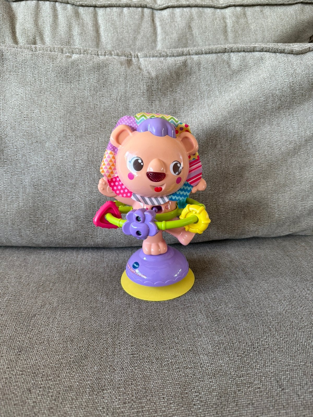 Vtech speelgoed leeuw roze met geluid, Kinderen en Baby's, Speelgoed | Vtech, Ophalen, Zo goed als nieuw, 6 maanden tot 2 jaar