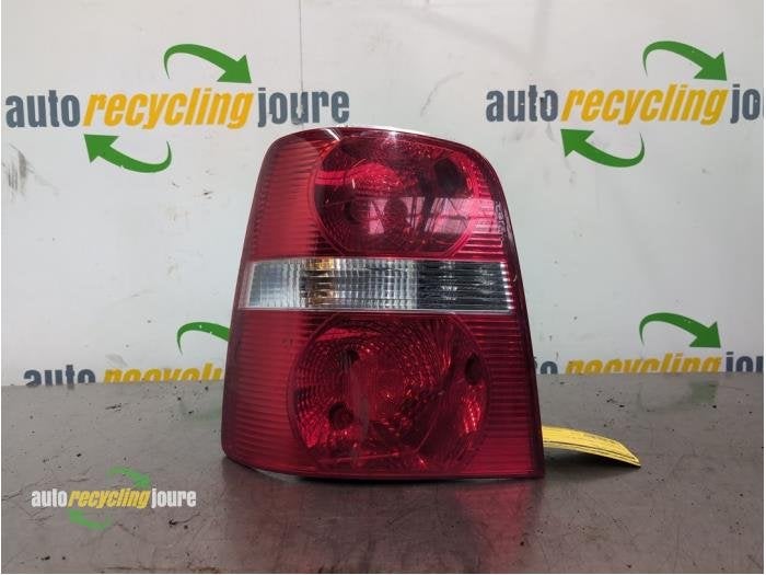 Achterlicht links van een Volkswagen Touran, Gebruikt, -, Volkswagen, -