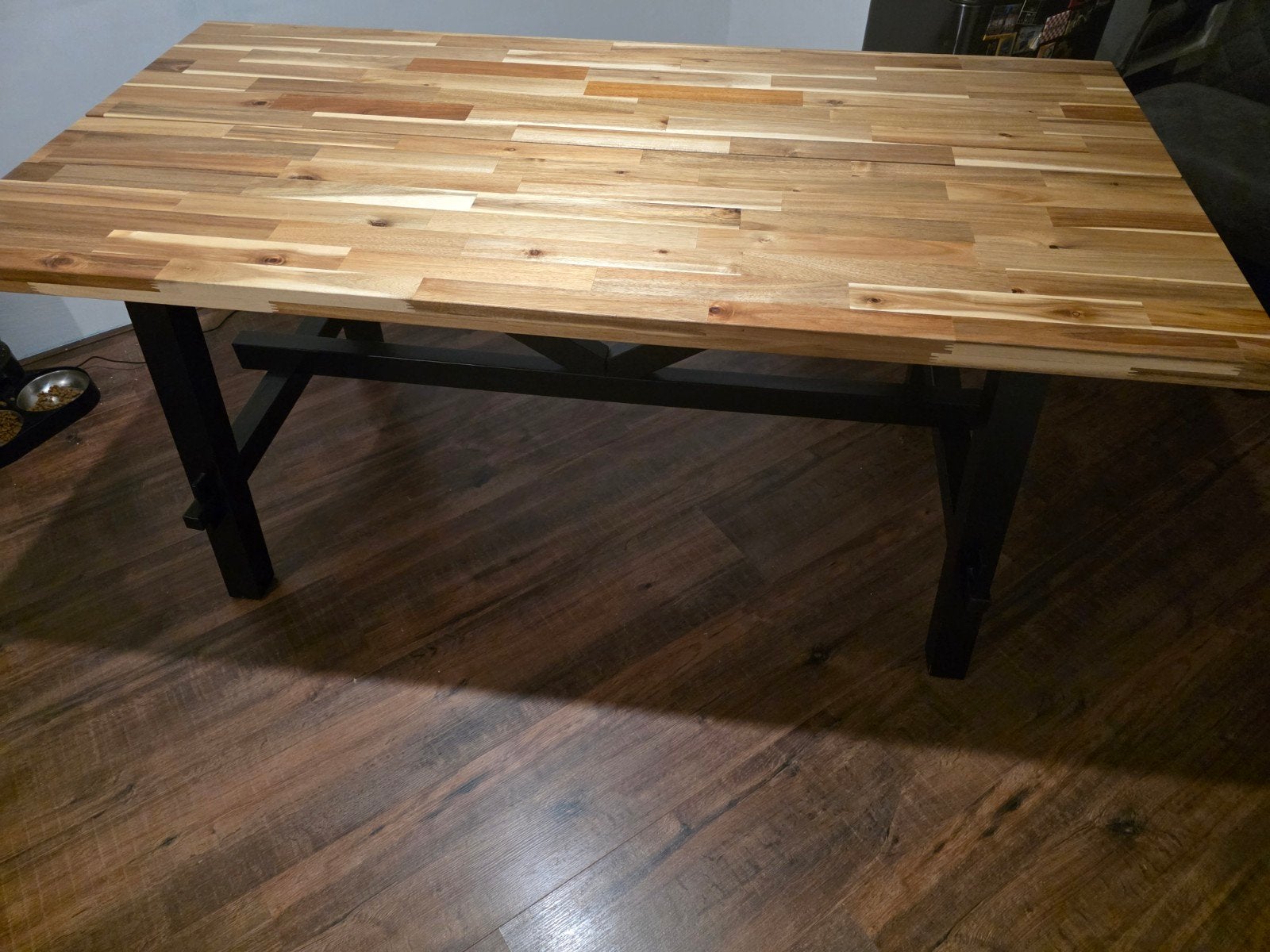IKEA SKOGSTA eettafel acaciahout met zwart onderstel, Gebruikt, Industrieel, Landelijk, 50 tot 100 cm, 150 tot 200 cm
