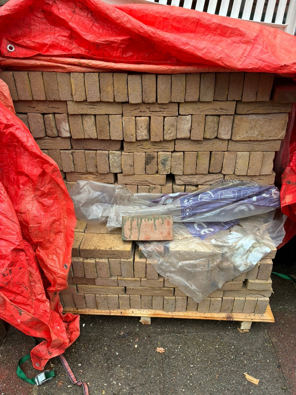 Bakstenen 850 stuks, Doe-het-zelf en Verbouw, Ophalen, Nieuw, Bakstenen