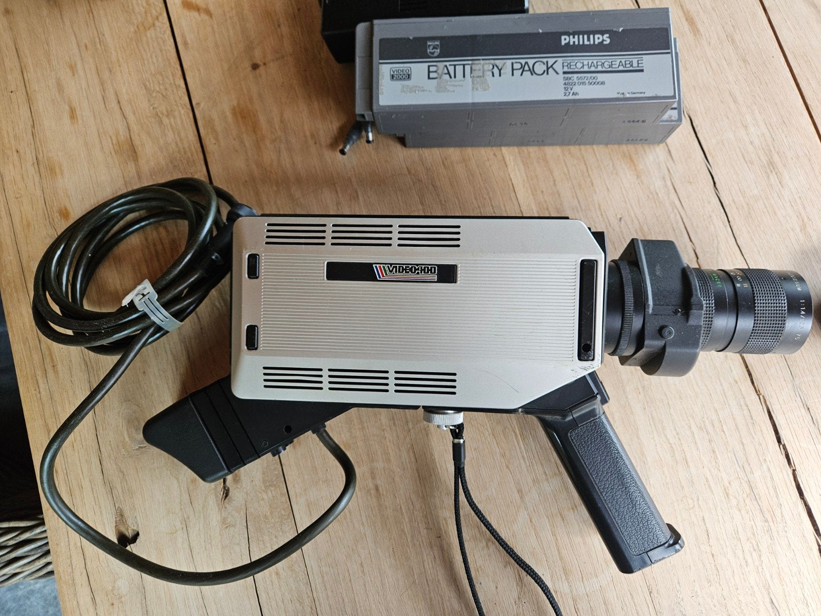 Vintage Philips Video 2000 camera met batterijpakket, Audio, Tv en Foto, Videocamera's Analoog, Ophalen of Verzenden, Overige soorten