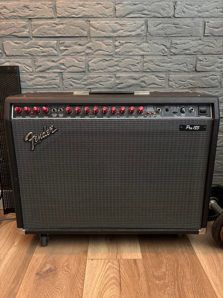 Fender Pro 185 Gitaarversterker - Krachtig en Veelzijdig, Muziek en Instrumenten, Ophalen, Gebruikt, Gitaar, 100 watt of meer