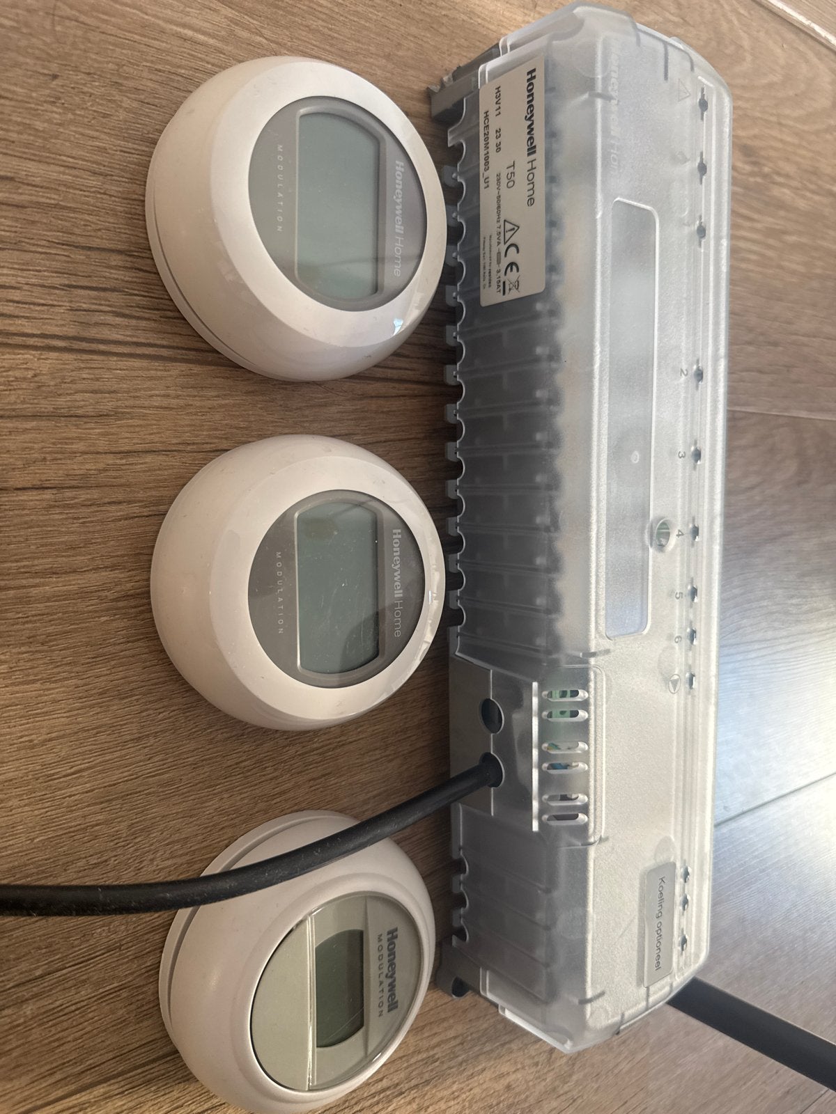 Honeywell Home Slimme Thermostaat Systeem, Ophalen of Verzenden, Slimme thermostaat, Gebruikt