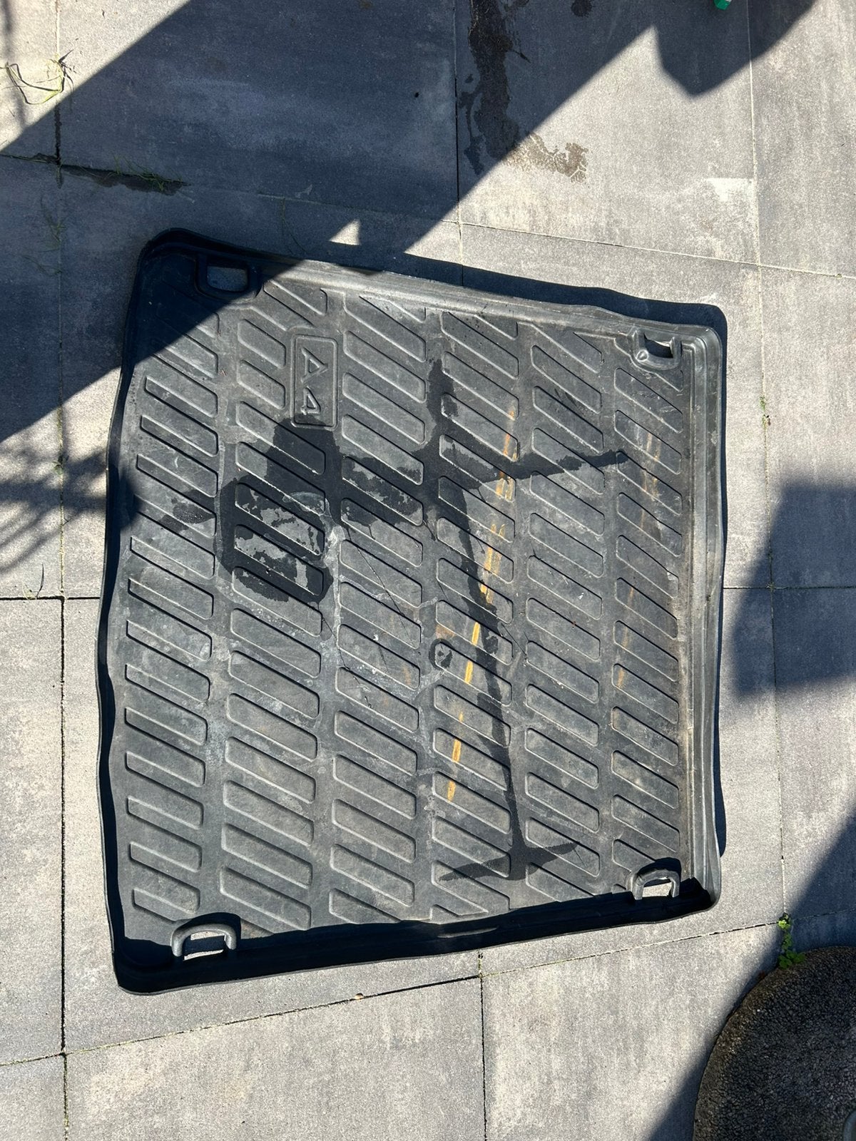Kofferbakmat / kofferbakschaal rubber audi a4 ca 100x100, Ophalen, Audi, Gebruikt, .