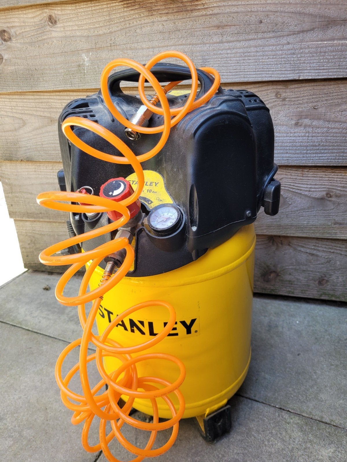 Stanley Compressor 1.5 HP 24L 10 Bar, Ophalen