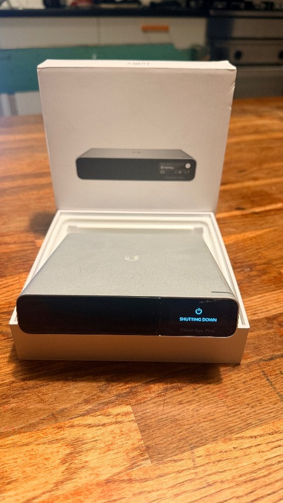 Unifi UCK G2 Plus 1TB, Ophalen of Verzenden, Gebruikt, Router, Ubiquity