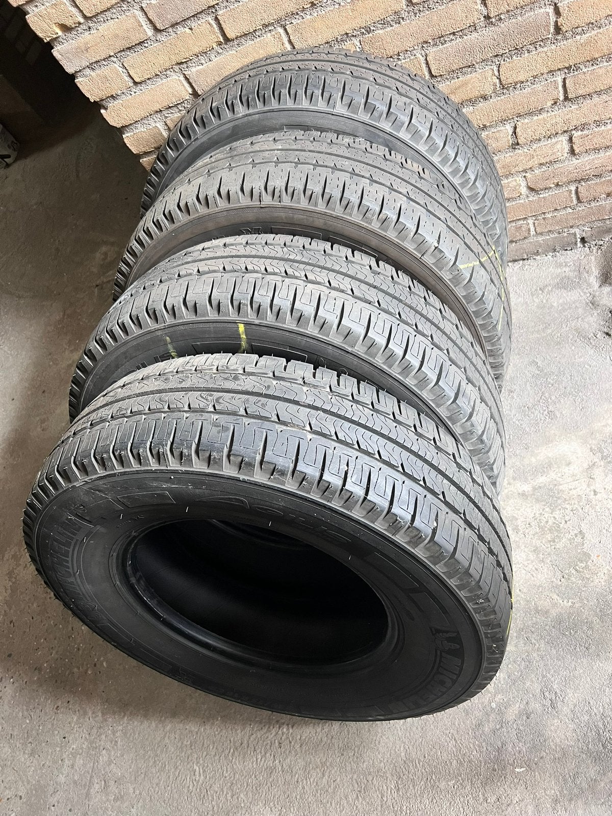 4 camper zomerbanden (225/75R16CP) >3500kg, Ophalen, Gebruikt