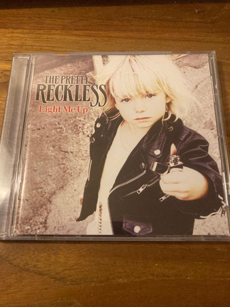 The Pretty Reckless - Light me up, Cd's en Dvd's, Verzenden, Zo goed als nieuw, Poprock