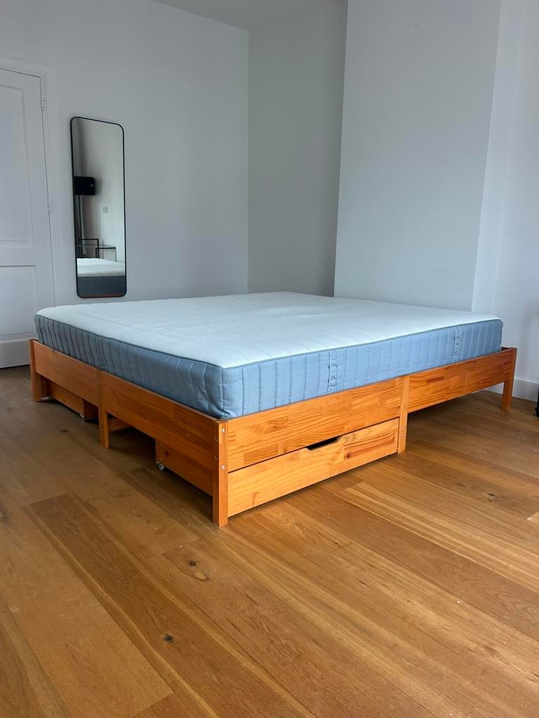 Grenenhouten bed 180x200, Huis en Inrichting, Slaapkamer | Bedden, Ophalen, Tweepersoons, Zo goed als nieuw, 180 cm