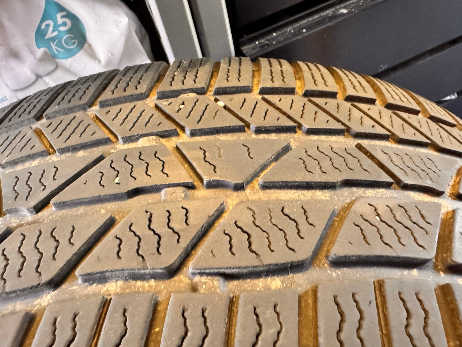 Volvo XC Winterbanden met Velgen - Continental 235/55 R17, Ophalen, Gebruikt, Banden en Velgen, 17 inch