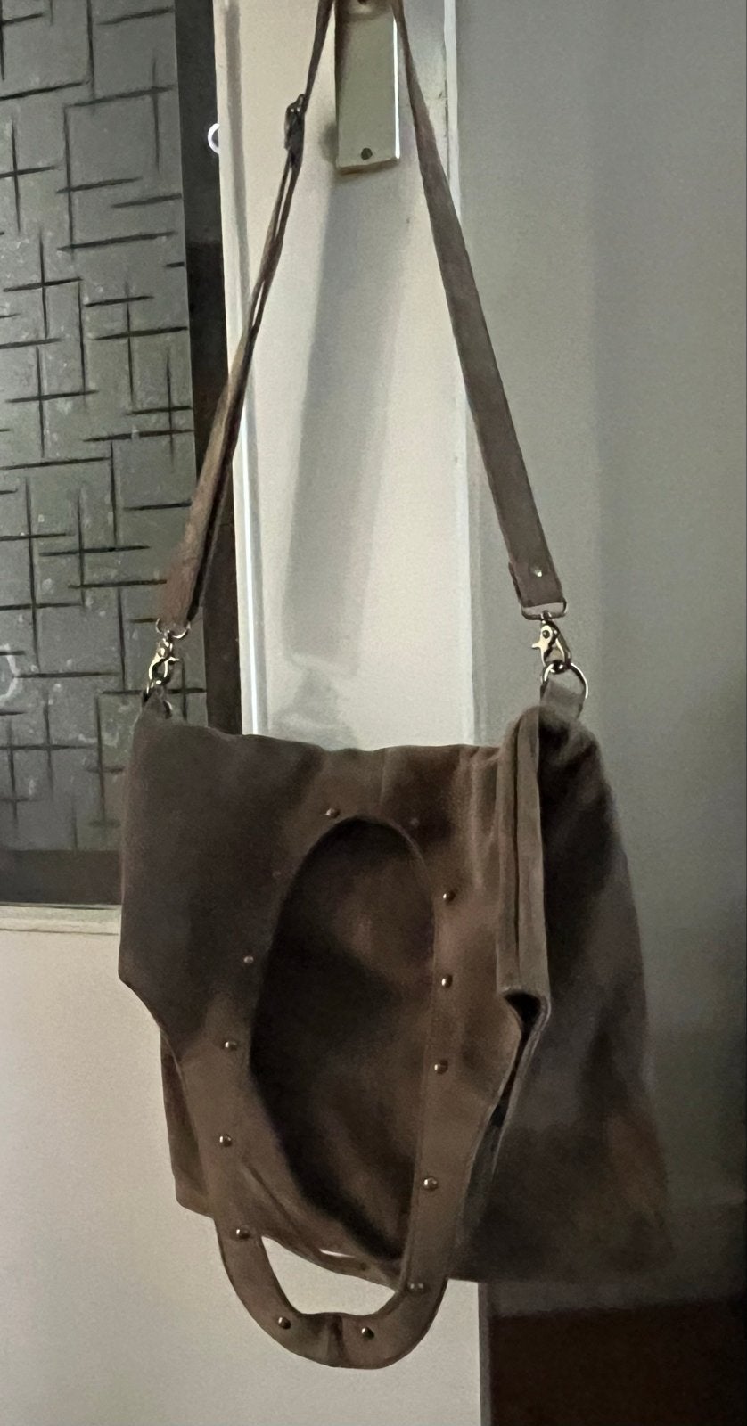 Expresso Taupe Suede Handtas / Schoudertas, Ophalen of Verzenden, Zo goed als nieuw, Overige kleuren, Handtas