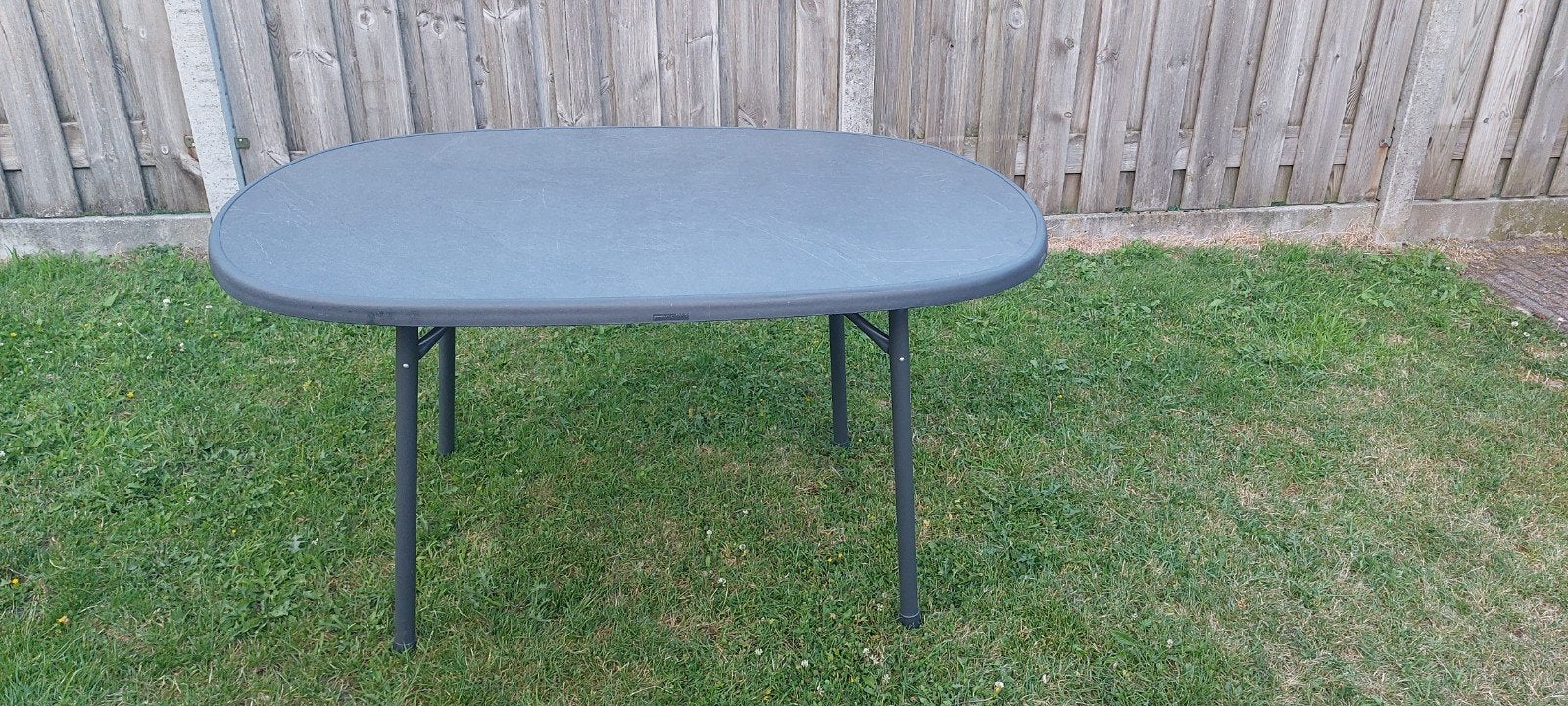 Mecalit Campingtafel 137x87 cm - Zeer Stevig, Nieuwstaat, Ophalen, Zo goed als nieuw, Campingtafel