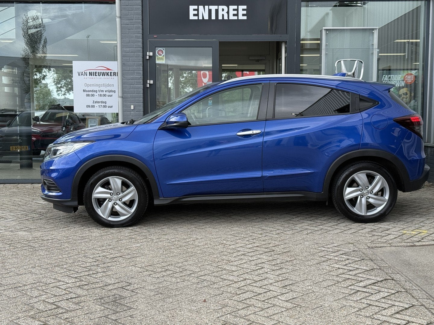 Honda HR-V 1.5 i-VTEC Automaat Executive | Navi | Trekhaak |, 12 maanden, 15 km/l, Blauw, Leder en Stof