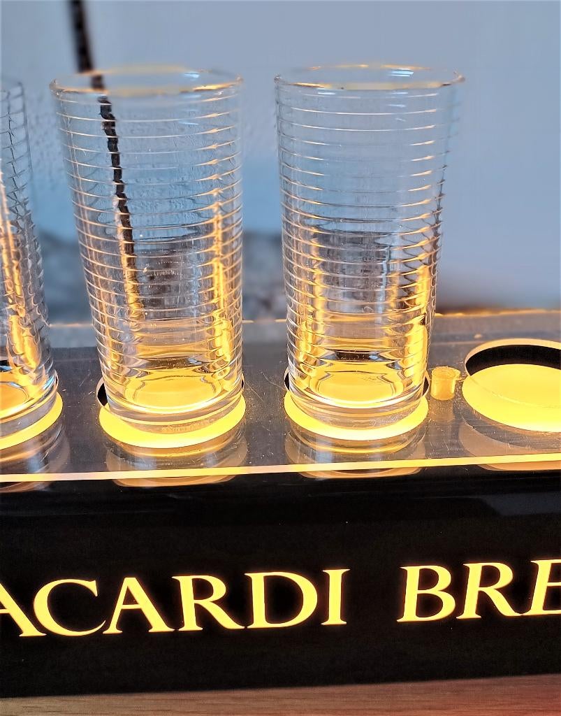Bacardi Breezer -lichtbak -''bottle stand'' -jaren 90, Ophalen, Gebruikt, Gebruiksvoorwerp
