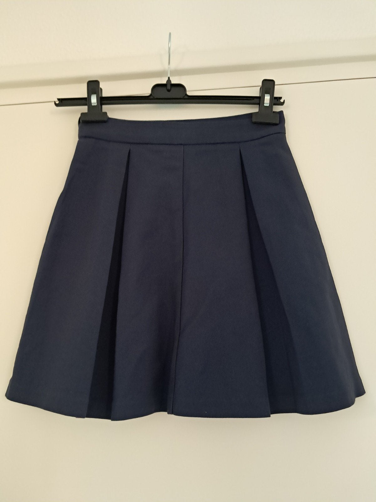 Stradivarius donkerblauwe geplooide rok, Blauw, Ophalen of Verzenden, Zo goed als nieuw, Maat 34 (XS) of kleiner