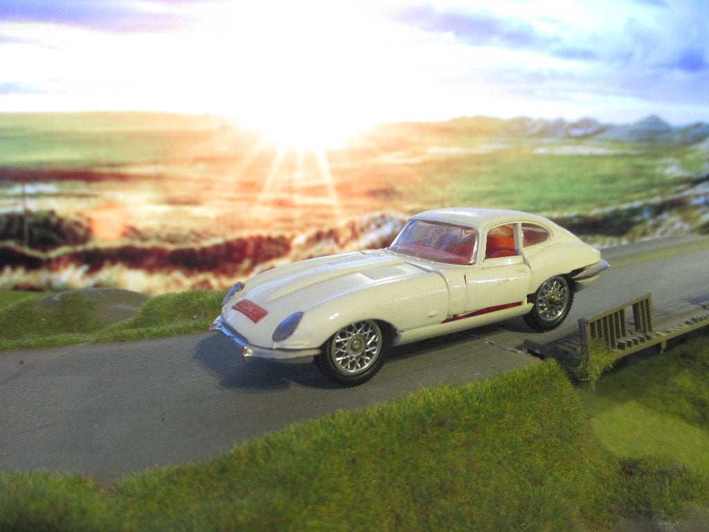 1/43 Jaguar E-Type - Norev No.156 ( Rhodialite '60er jaren ), Hobby en Vrije tijd, Ophalen of Verzenden, Gebruikt, Auto, Norev