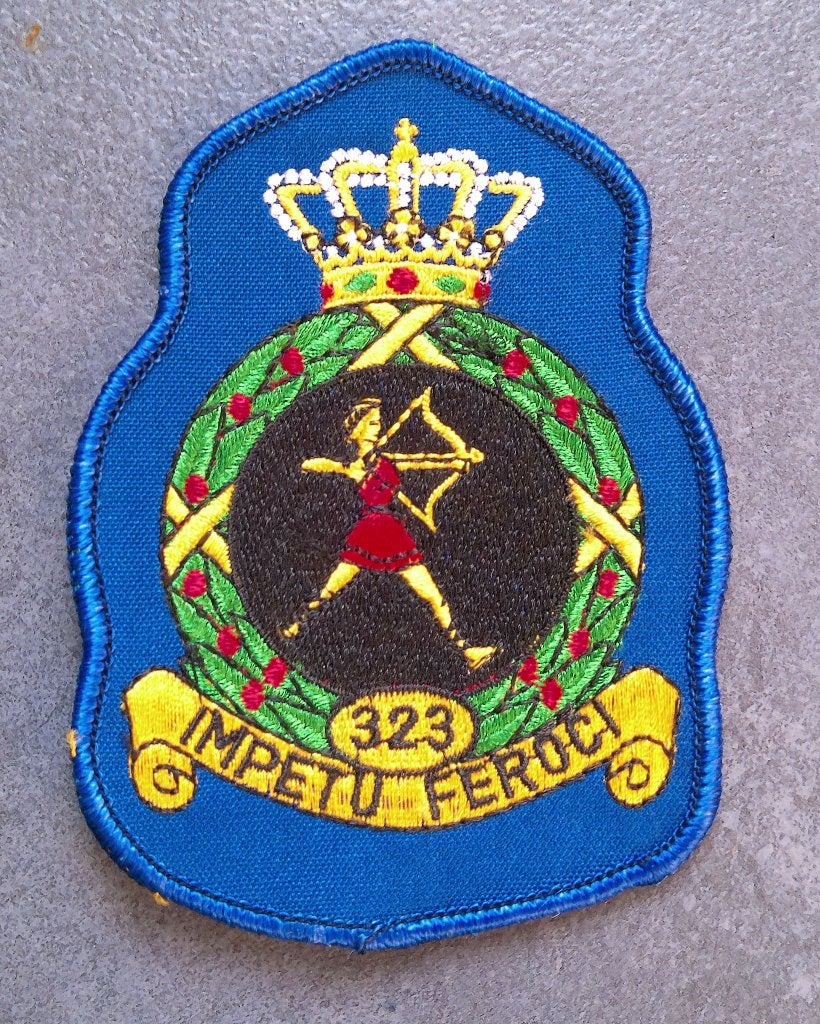 Kroon patch RNLAF 323 Squadron, Verzamelen, Verzenden, Luchtmacht, Nederland, Embleem of Badge