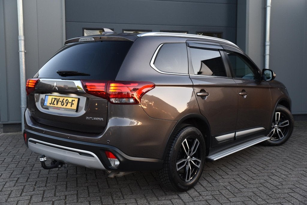 Mitsubishi Outlander 2.0 Connect Pro Trekhaak, 1998 cc, Stof, Euro 6, 4 cilinders