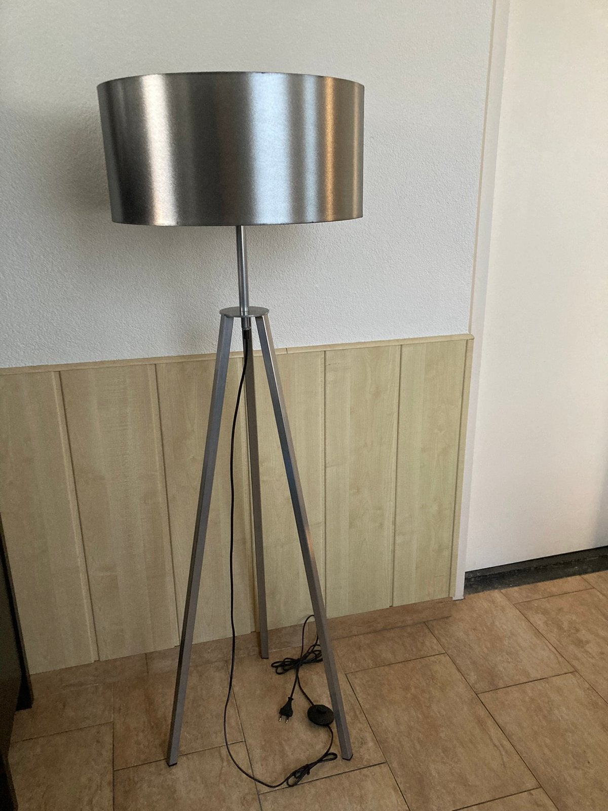 Staandelamp/ Vloerlamp zilverkleurig 143 hoog, Huis en Inrichting, Lampen | Vloerlampen, Ophalen, Gebruikt, 100 tot 150 cm