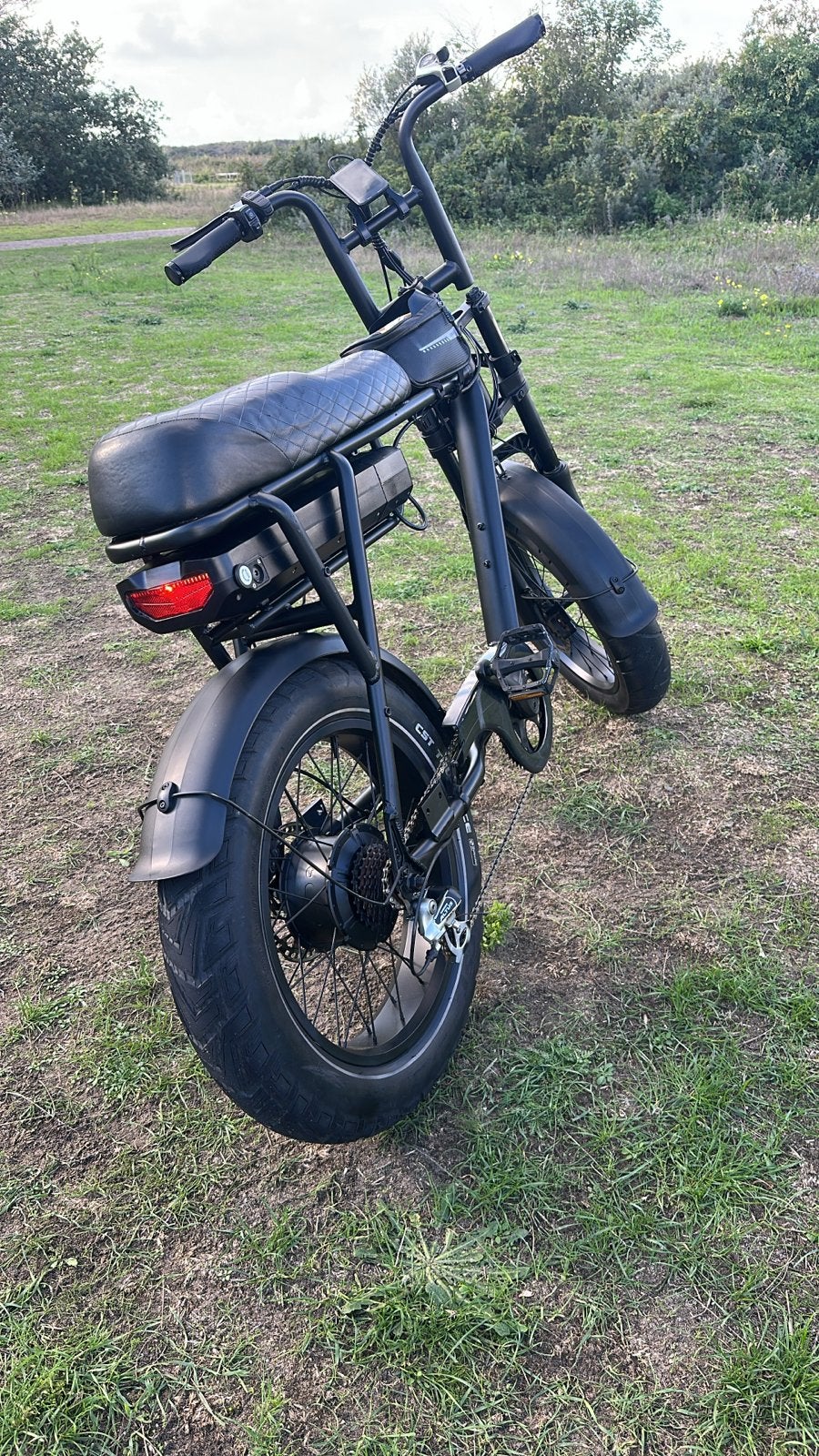 Eb2 Fatbike - Kwaliteit en comfort voor lange tochten, Minder dan 30 km per accu, Zo goed als nieuw, Minder dan 47 cm, Ophalen