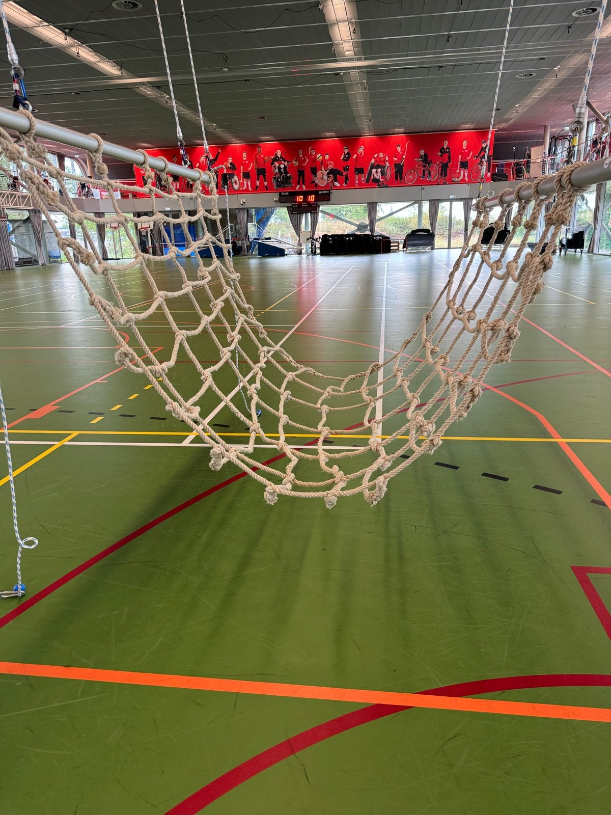 Klimtouw net voor in Gymzaal, Ophalen, Zo goed als nieuw