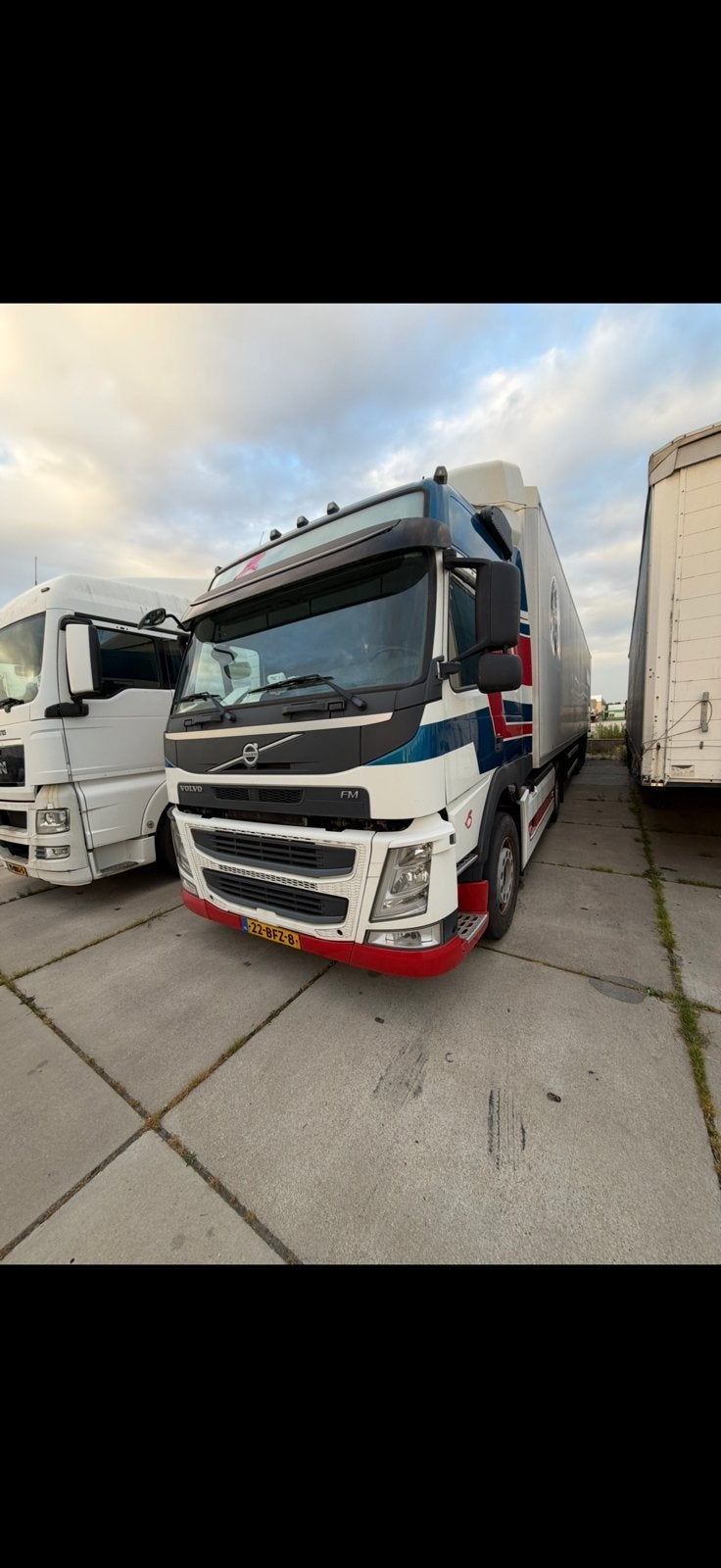 3 Vrachtwagens te koop | Volvo FM | MAN|DAF CF Mega&Trailers, Auto's, Automaat, Euro 6, Bedrijf, Diesel