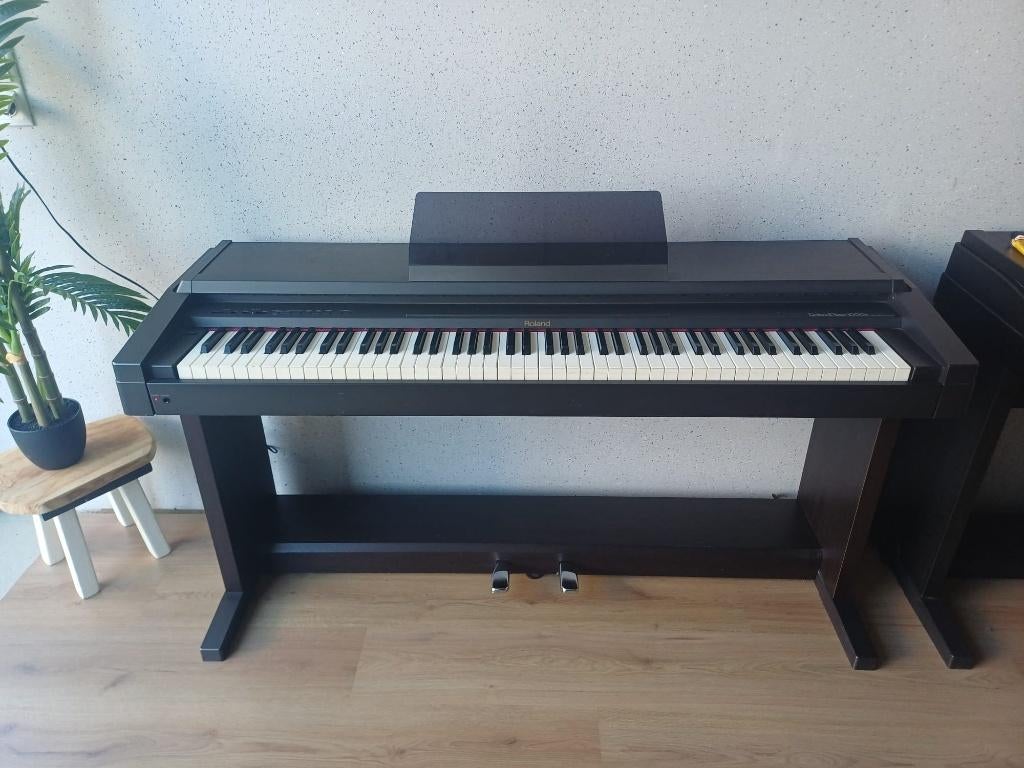 Roland digitale piano 1000-S, Muziek en Instrumenten, Gebruikt, Bruin, Digitaal, Ophalen of Verzenden