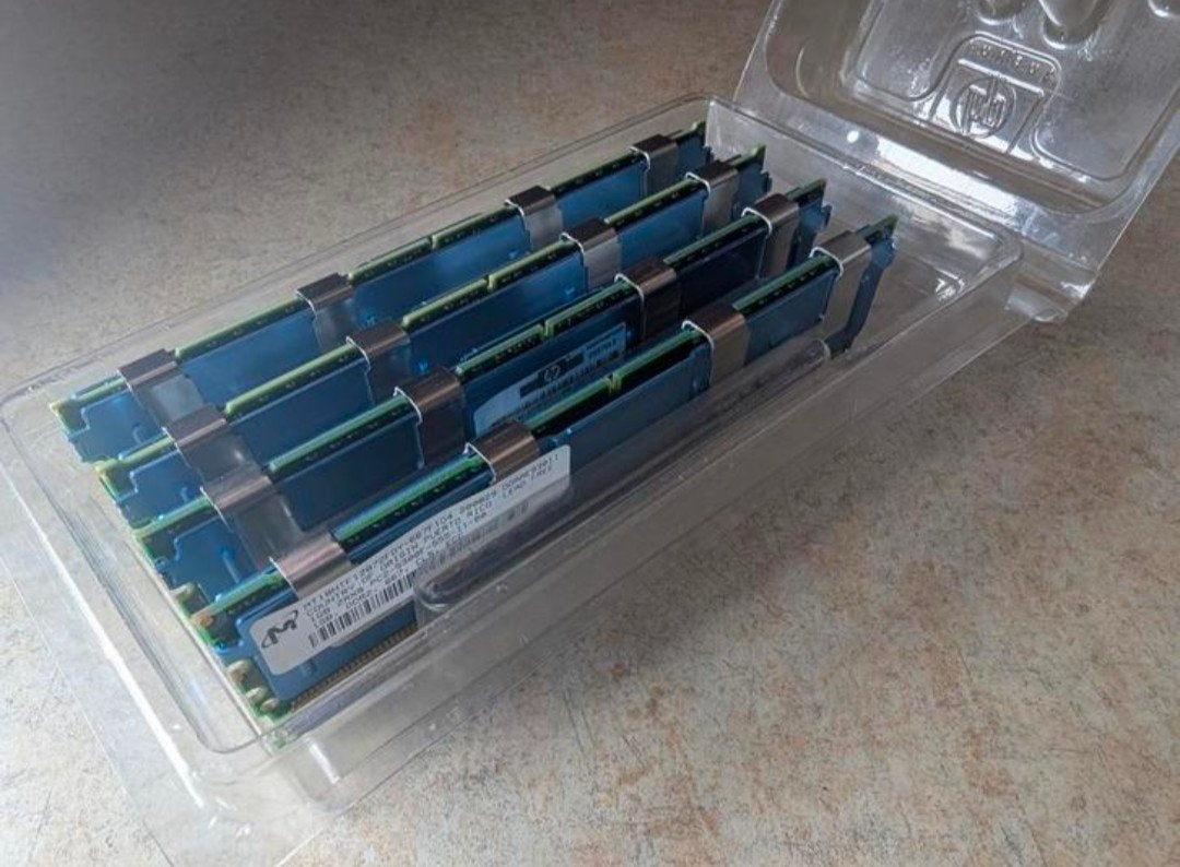 Memory RAM MT9HT  512Mb 2x 1gb 2x, Ophalen of Verzenden, Zo goed als nieuw, DDR2, Desktop