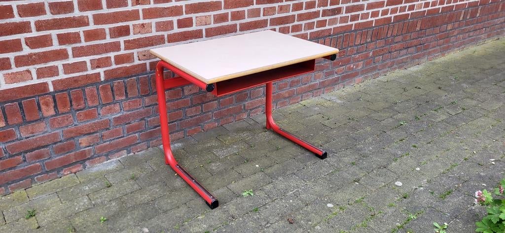 Vintage Schoolbureau Rood - Compact en Stevig, Opbergruimte, Gebruikt, Hout, Schoolbureau
