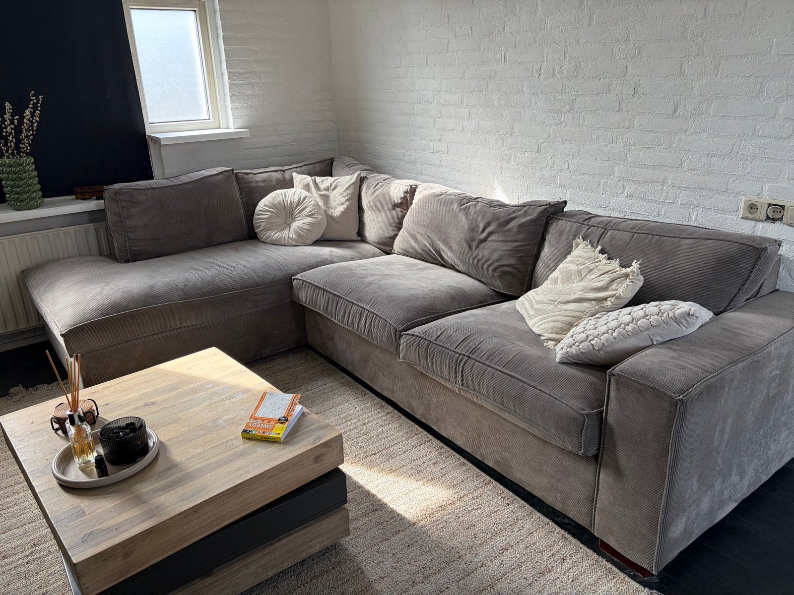 WOOOD Thomas hoekbank ribstof vergrijsd groen, Huis en Inrichting, Banken | Bankstellen, Ophalen, 250 tot 300 cm, Gebruikt, 100 tot 125 cm