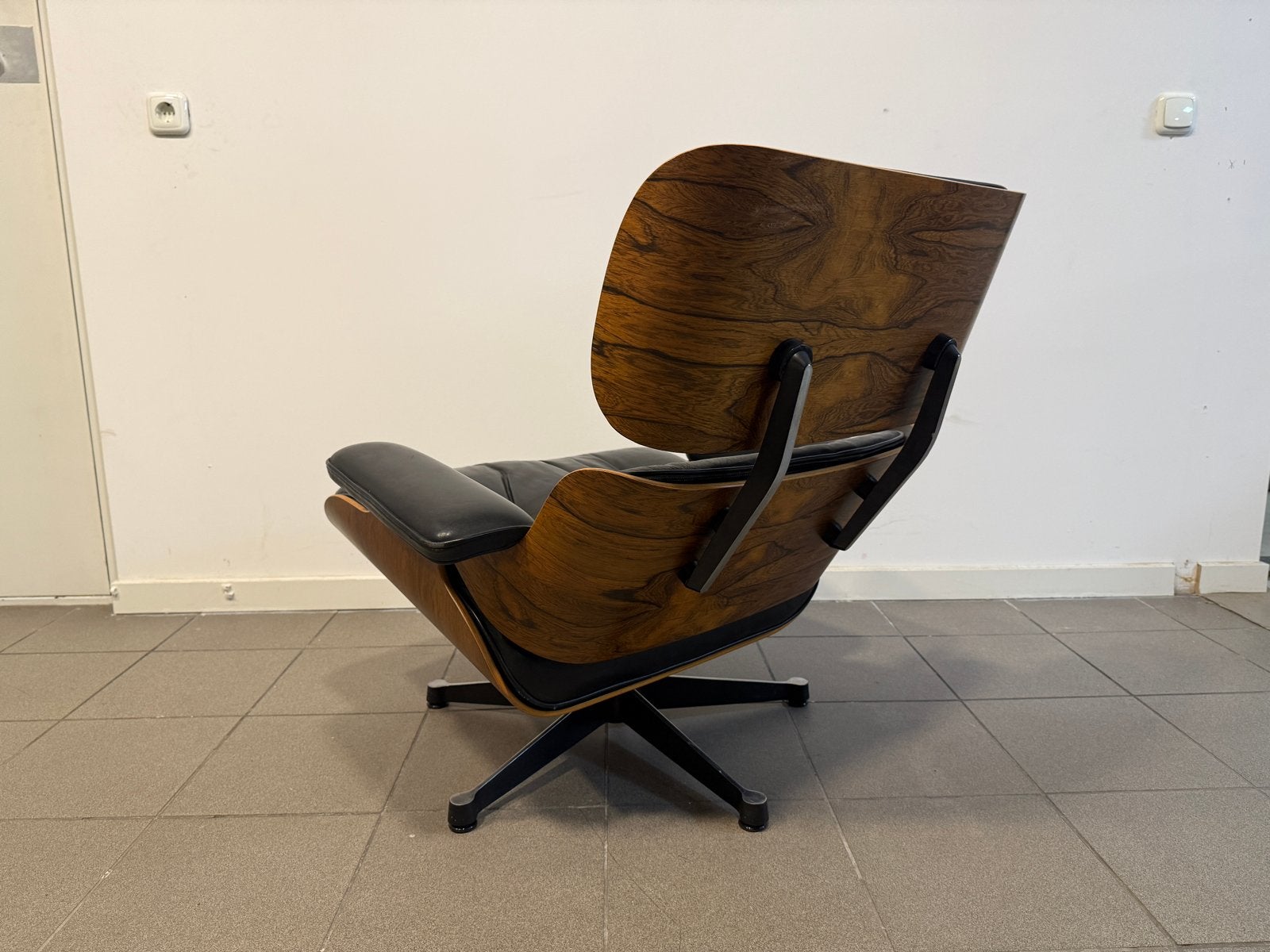 Eames Lounge Chair met Ottomaan - Zwart Leer & Palissander, Gebruikt, Vitra Artifort Cassina Fritz Hansen Eames Gispen Pastoe Hay