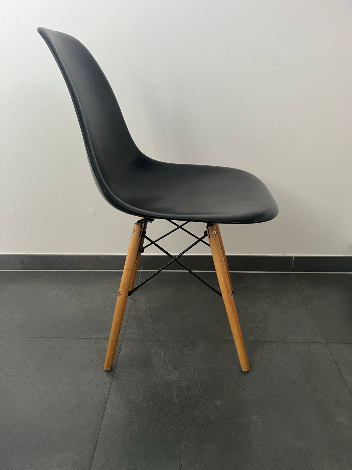 Vitra Eames kopie stoel - Zwart kunststof, houten poten, Ophalen, Kunststof, Gebruikt, Zwart