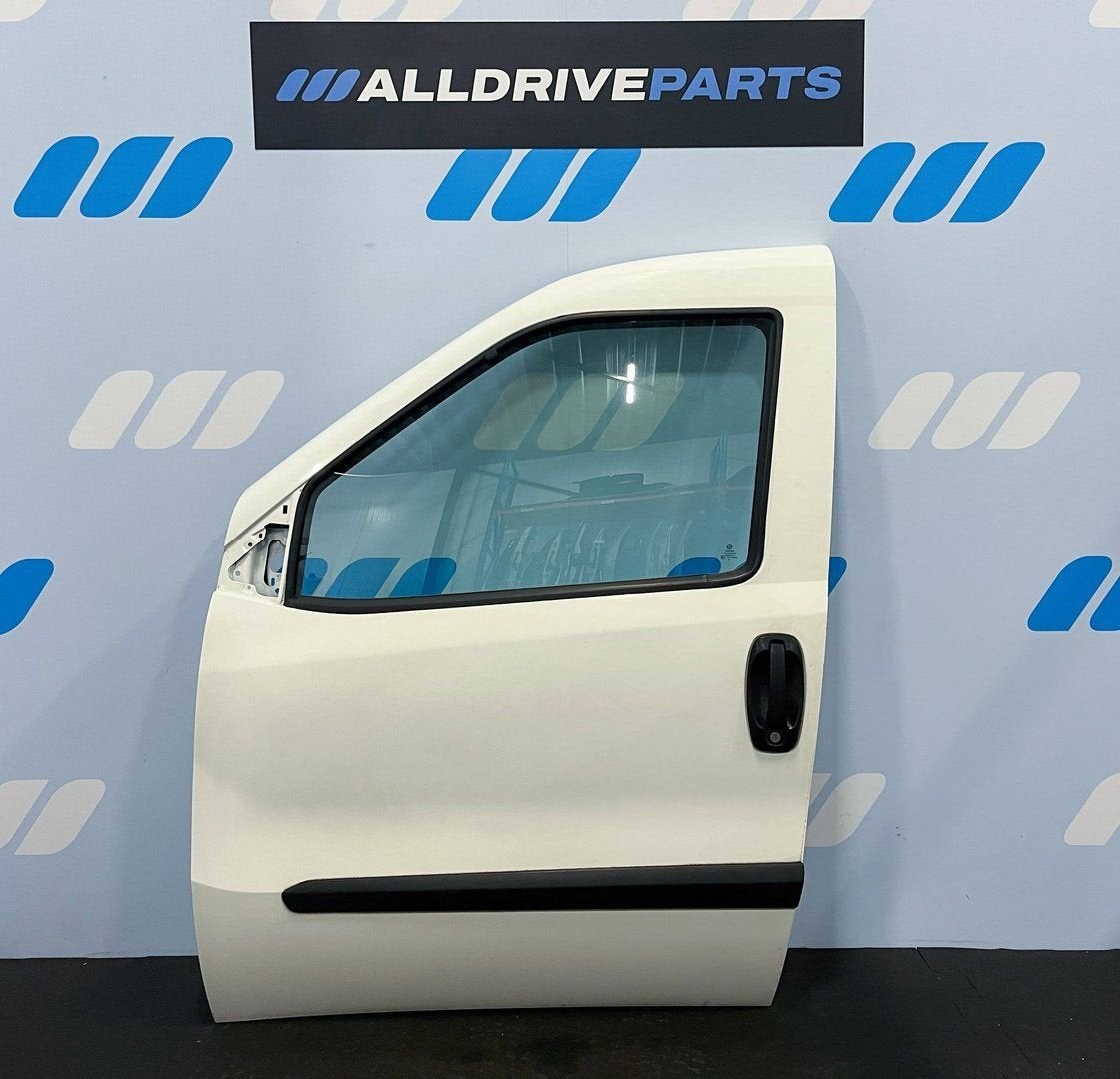 Voorportier links Opel Combo wit dicht 95509348, Gebruikt, -, Deur, -