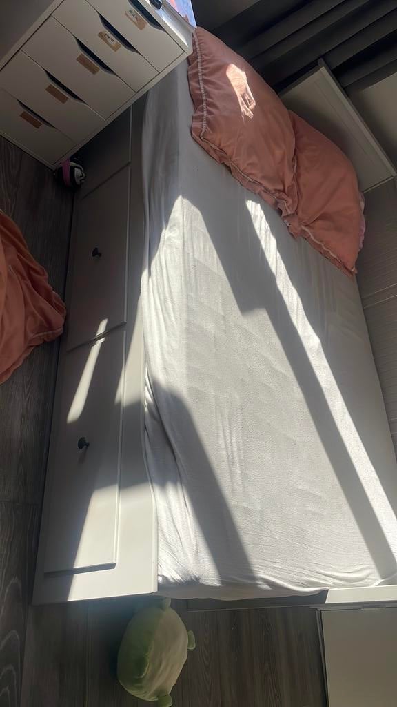 Brimnes bed ikea grijs, Huis en Inrichting, Slaapkamer | Bedden, Zo goed als nieuw, Tweepersoons, 140 cm, Hout, Grijs, Ophalen of Verzenden