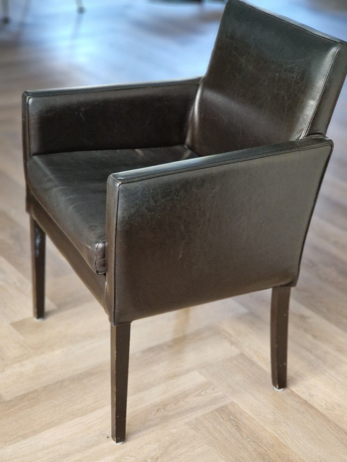 6 donkerbruine leren eetkamerstoelen met armleuningen, Ophalen, Gebruikt, Bruin, Leer