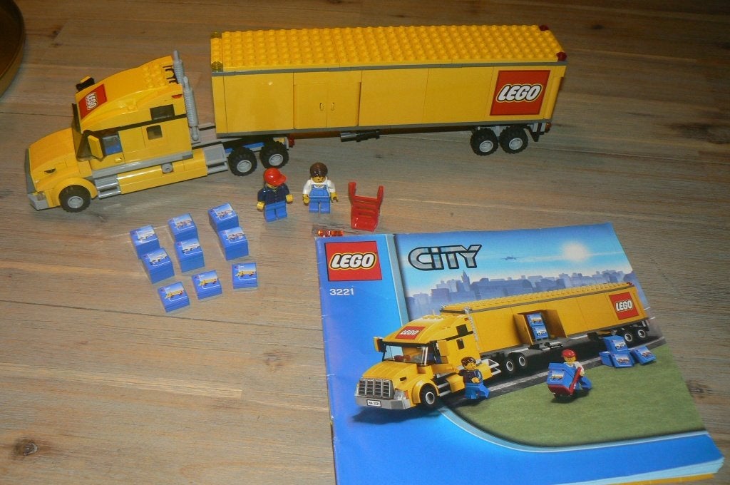 Te koop: Lego City Vrachtwagen / Truck 3221 met boekje, Lego, Compleet, Ophalen of Verzenden, City