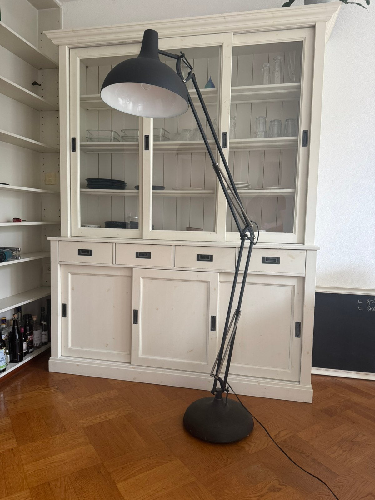 Gratis zwarte staande lamp, Ophalen, Gebruikt, E27 (groot), Metaal