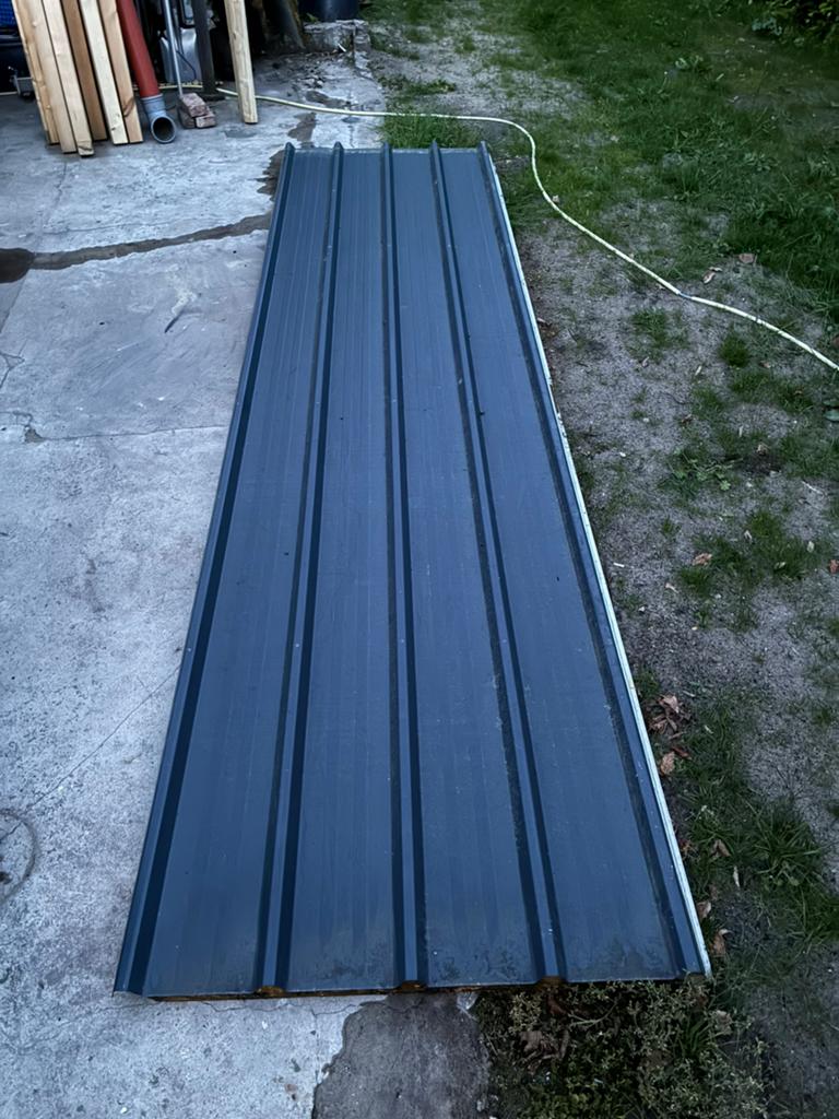 Geisoleerde sandwich dakplaten, Doe-het-zelf en Verbouw, Dakpannen en Dakbedekking, Zwart, Zo goed als nieuw, 15 m² of meer, Metaal
