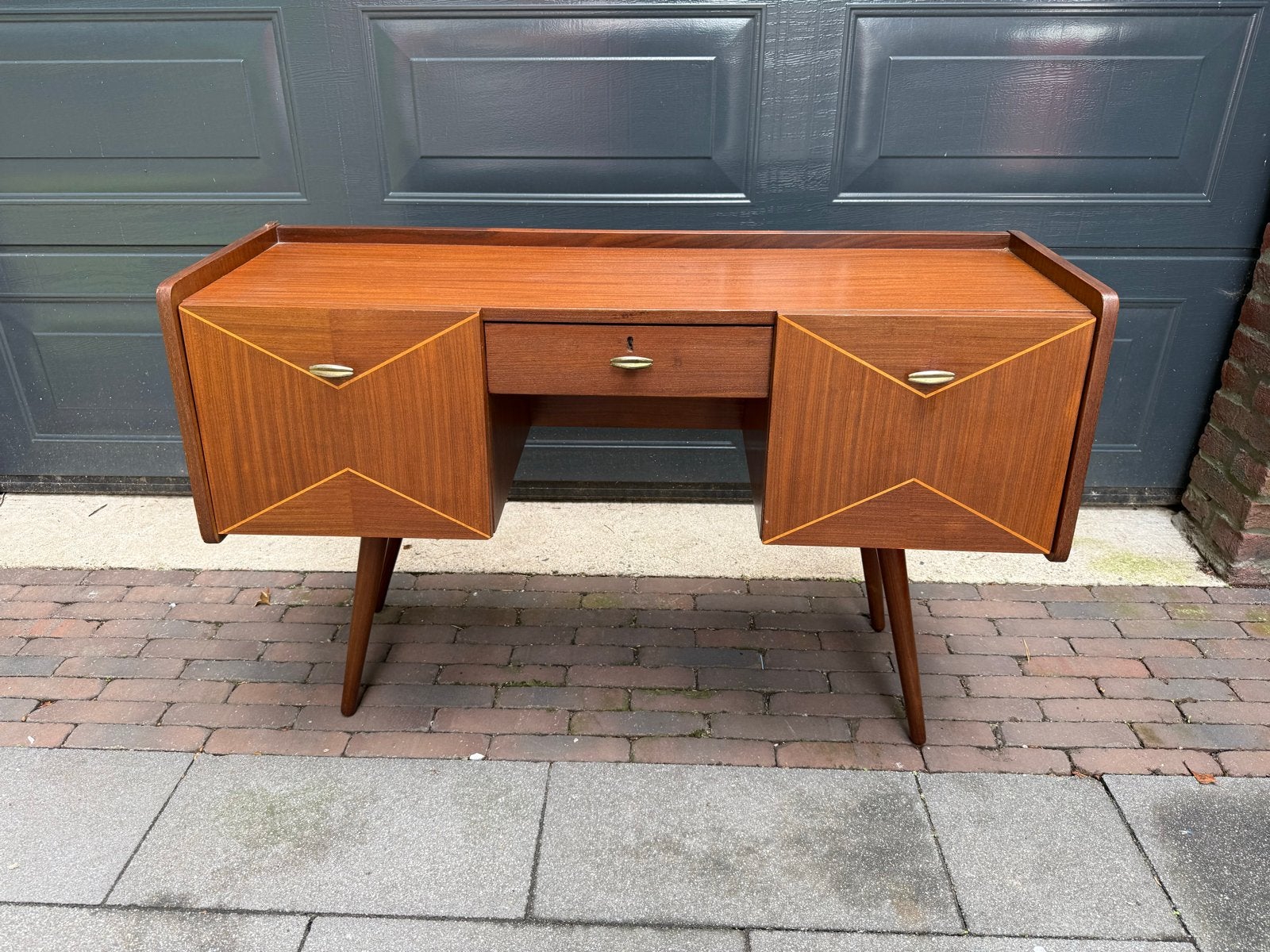 Louis van Teeffelen kaptafel / dressoir / side table, Gebruikt, 100 tot 150 cm, Ophalen of Verzenden, Gijpsvintage