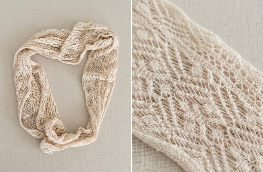Oudroze, gebreide loopsjaal met een fijn ajourpatroon, Kleding | Dames, Ophalen of Verzenden, Zo goed als nieuw