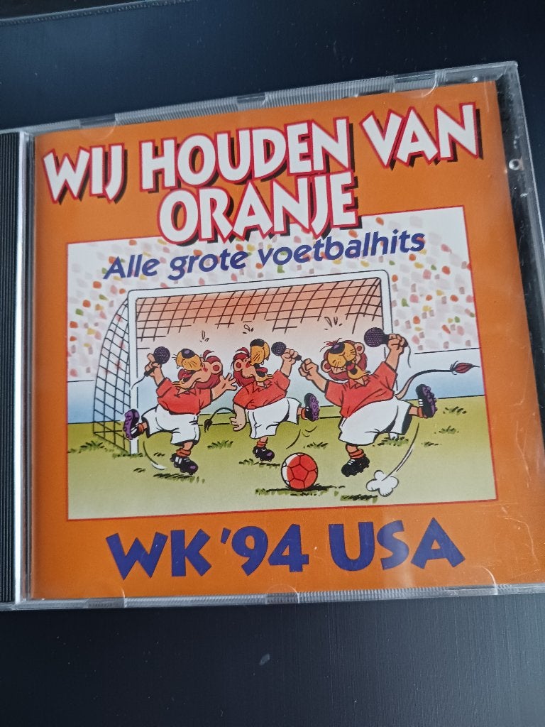 CD, Wij houden van oranje, alle grote voetbalhits € 1,00, Ophalen of Verzenden, Zo goed als nieuw, Levenslied of Smartlap