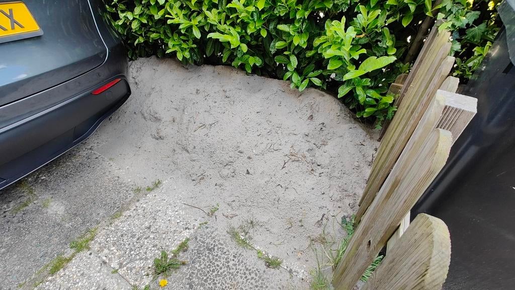 Gratis 2 kuub ophoogzand/straatzand af te halen, Tuin en Terras, Ophalen, Gebruikt, Beton