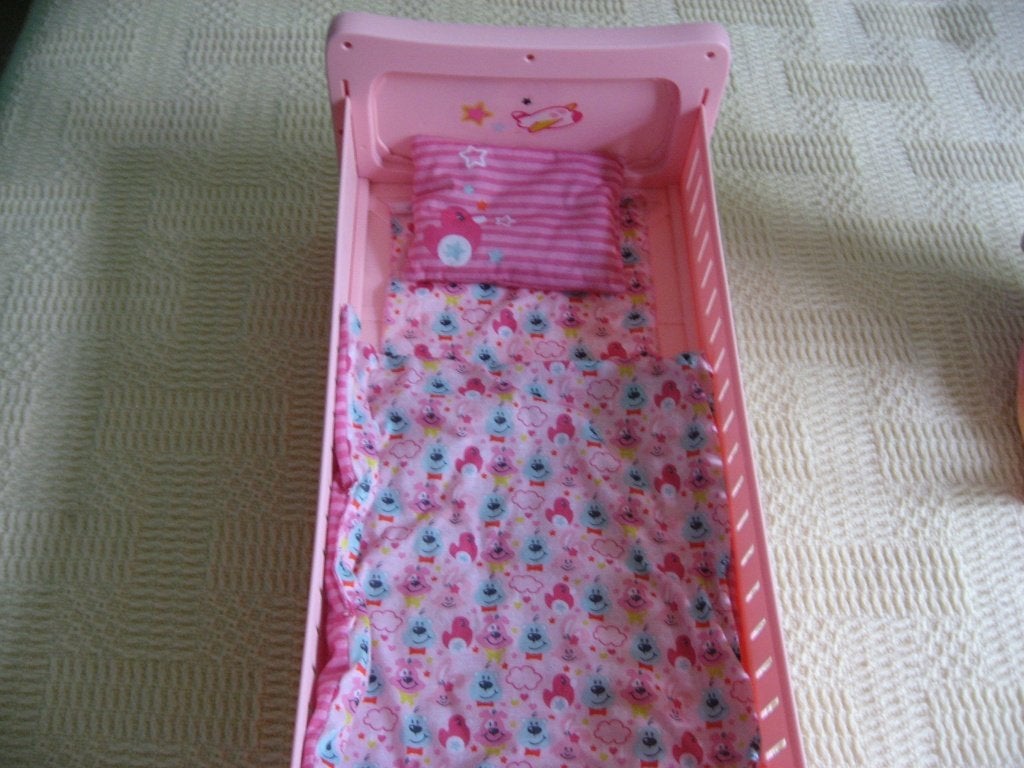 Poppenbedje baby born en verzorgingsspulletjes als extra., Ophalen of Verzenden, Zo goed als nieuw, Babypop