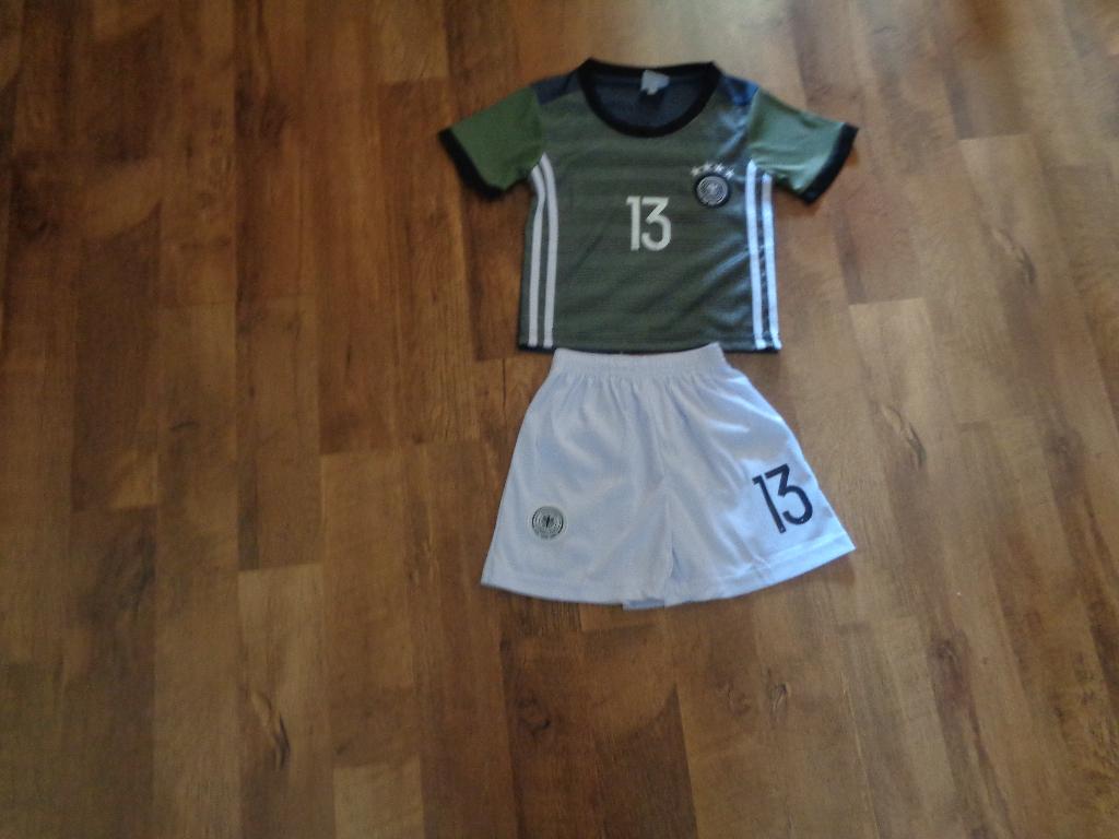 DUITSLAND tenue maat 98  (Muller), Maat XS of kleiner, Verzenden, Shirt